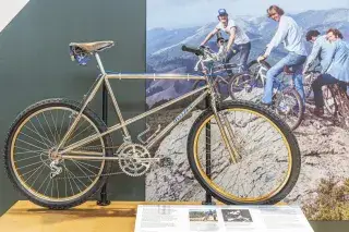 Mountainbike im Ausstellungsbereich des Verkehrszentrums