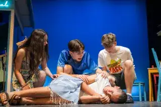 Drei Fragezeichen im Deutschen Theater