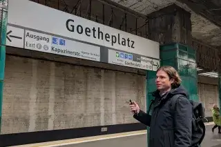 Projektleiter Philip Schmidt am U-Bahnhof Goetheplatz