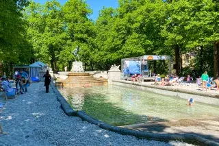 Kulturstrand am Vater-Rhein-Brunnen