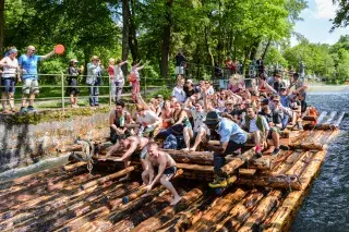 Floßrutsche am Werkkanal mit Floß