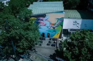 Das neue Mural vor dem Kunstlabor 2