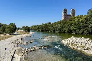 Isar an der Reichenbachbrücke Sommer 2026