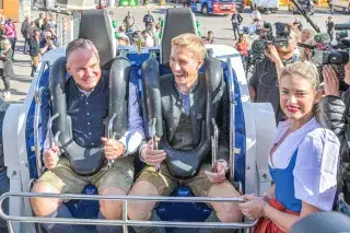 Wiesn-Chef Dr. Scharpf, OB Krause und Elisabeth Schäfer beim Shake & Roll
