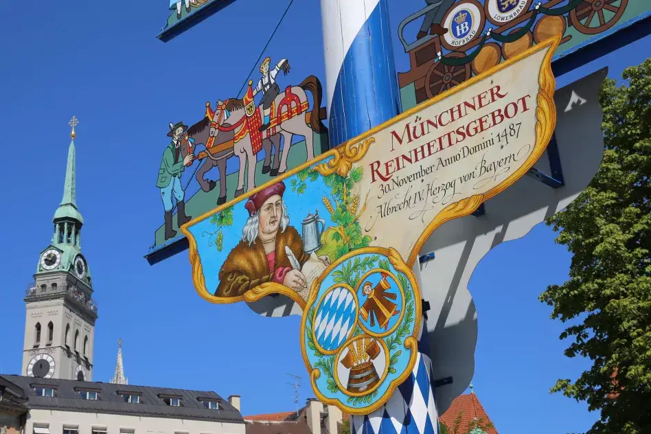 Viktualienmarkt A top sight in Munich muenchen.de