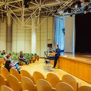 Unterricht am Städtischen Münchenkolleg in Giesing