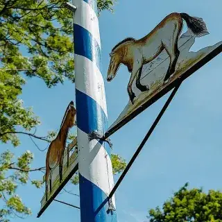Maibaum im Tierpark Hellabrunn
