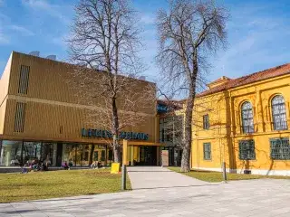 Das Lenbachhaus im Kunstareal von außen