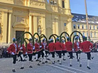 Schäfflertanz am Odeonsplatz 2019