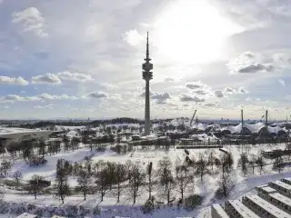 Ausblick über den verschneiten Olympiapark