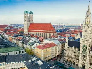 Frauenkirche und Neues Rathaus vom Alten Peter aus gesehen