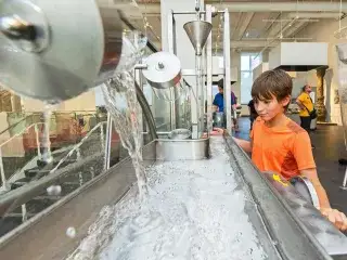 Deutsches Museum: Im Bereich Wasserbau kann man selbst Hand anlegen