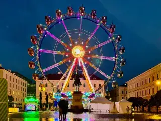 Das Riesenrad auf dem Wittelsbacherplatz beim Stadtgründungsfest 2024