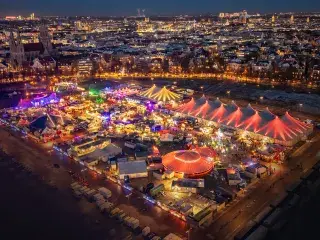 Tollwood-Winterfestival am Abend