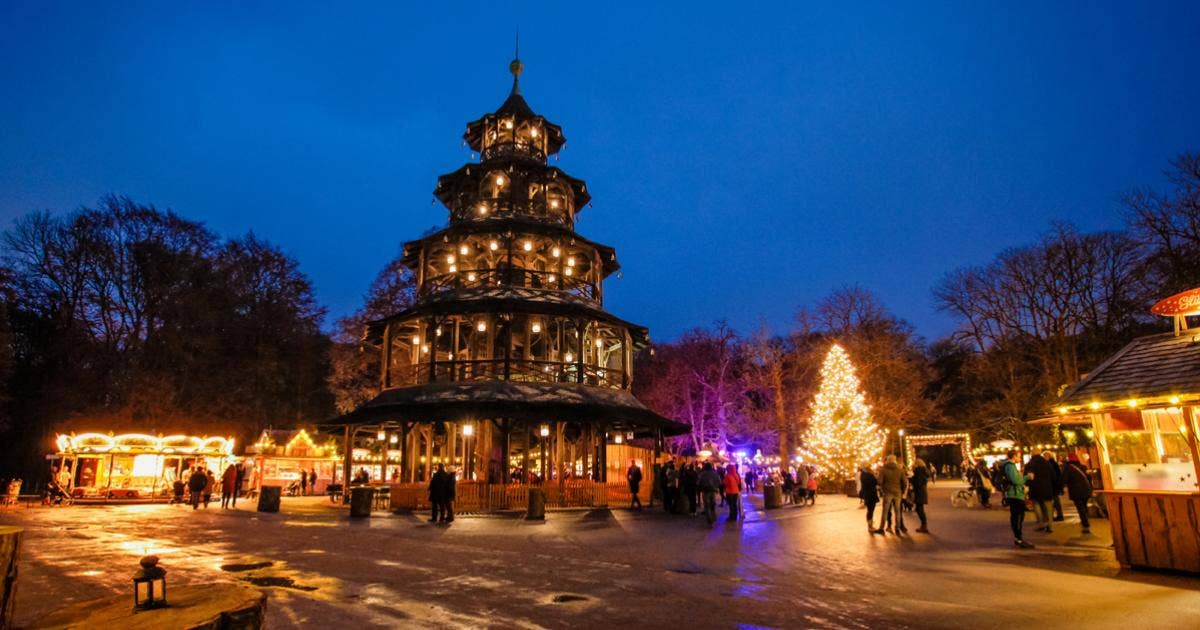 Weihnachtsmarkt am Chinesischen Turm muenchen.de
