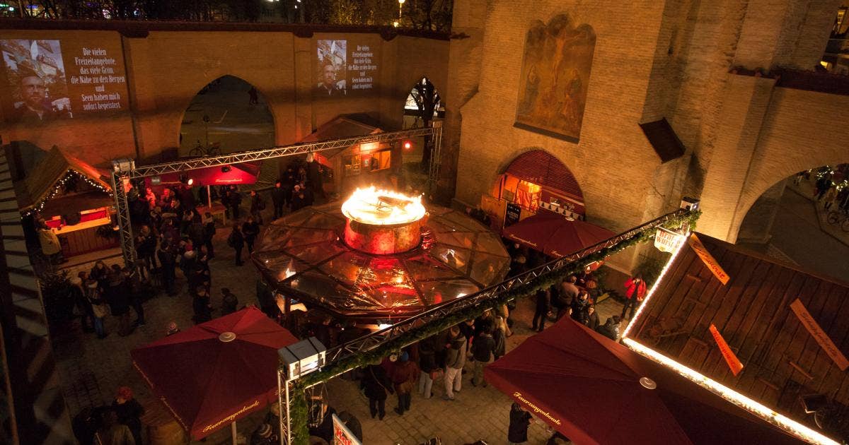 Die Münchner Feuerzangenbowle am Isartor - muenchen.de
