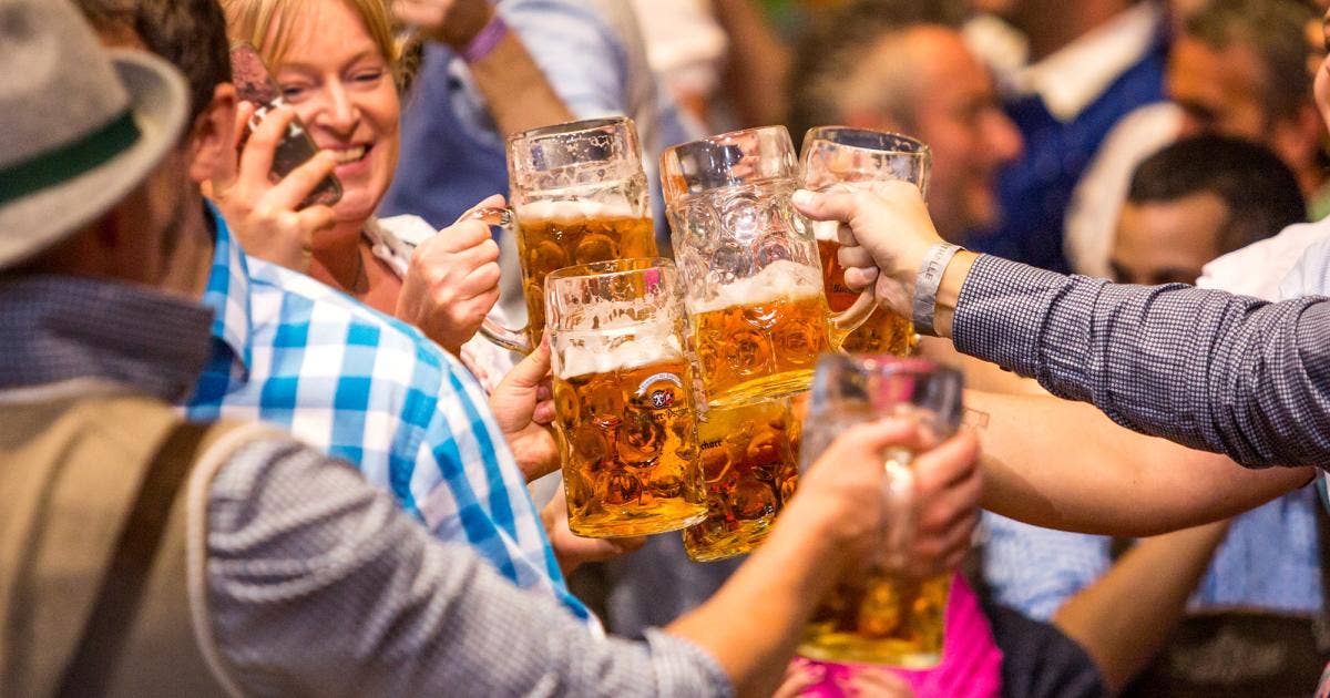 Oktoberfest 2024 Bierpreise und Brauereien muenchen.de