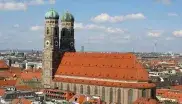 Die Münchner Frauenkirche von oben