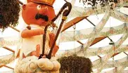 Der Engel Aloisius schwebt an der Decke des Hofbräu Festzelts