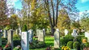 Gräber auf dem Westfriedhof an Allerheiligen