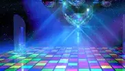 Leere Disco mit Discokugel