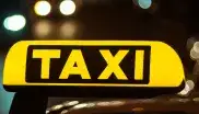 Taxi bei Nacht