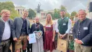 Wiesn-Gentleman* - Verleihung mit OB Krause